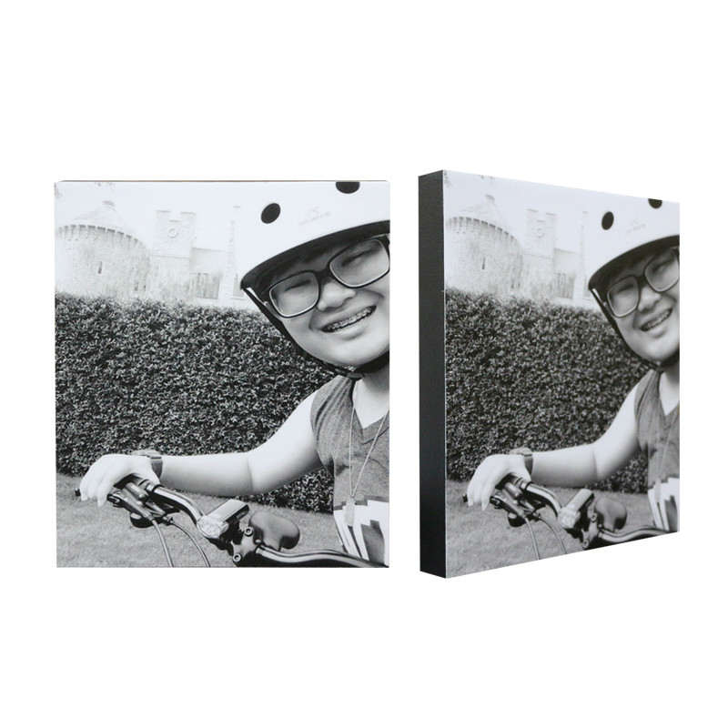 กรอบลอยภาพถ่ายขาวดำ